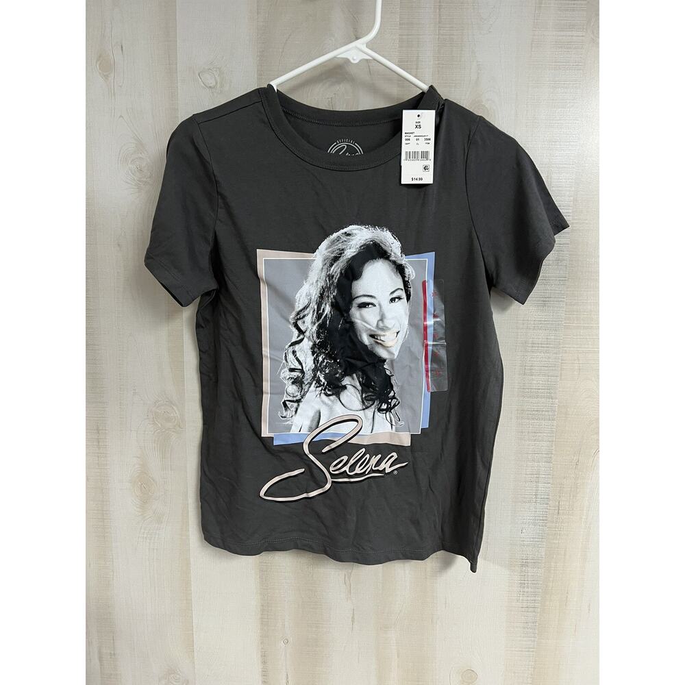 Selena - Women's Short Sleeve Graphic T-Shirt XS - NWT